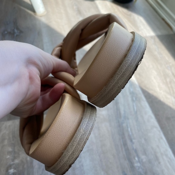 Universal Threads Nude Faux Leather Knot Slide Sandals - Picture 5 of 11